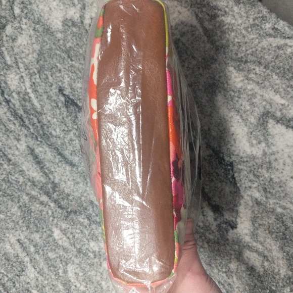 Lands' End floral crossbody bag. NIB. - Picture 3 of 4